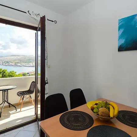Apartment Maja *