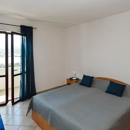Apartment Maja